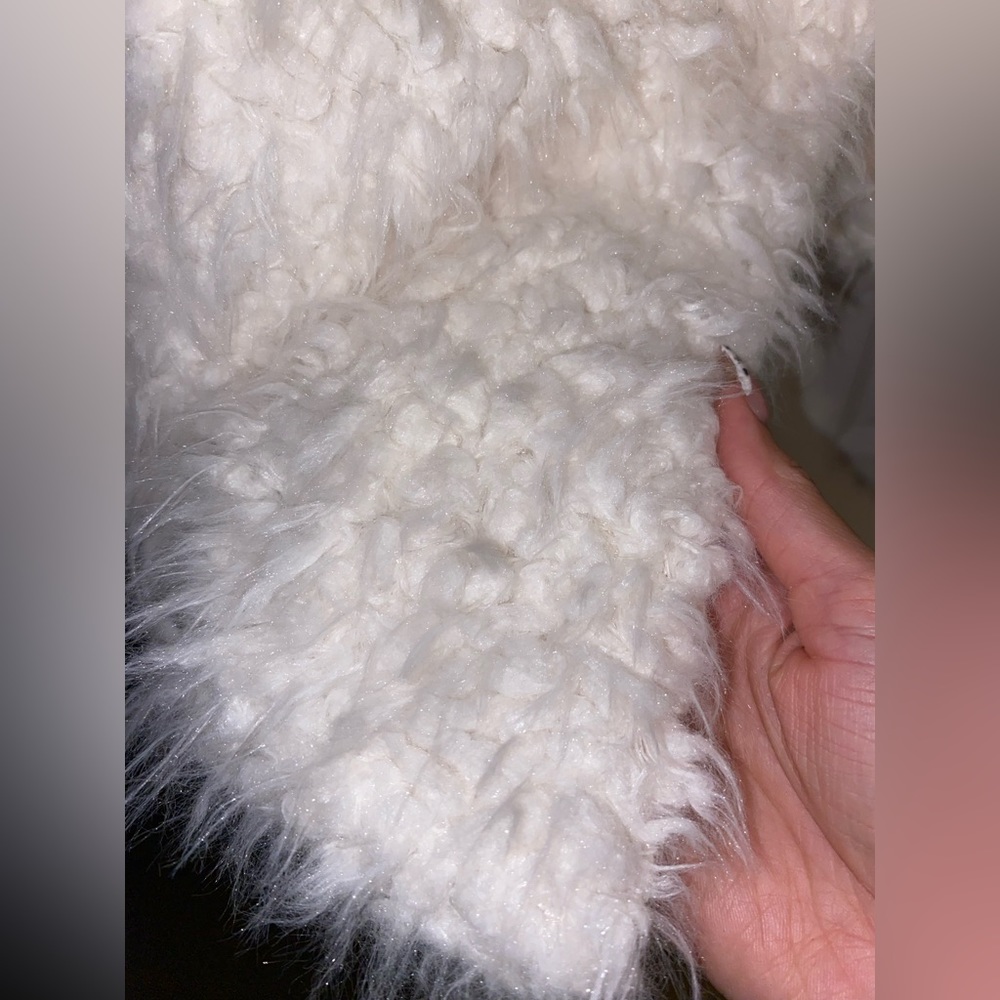 Ambiance Outerwear Fur Vest - Picture 3 of 3